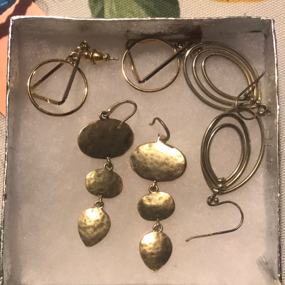 Elegant Gold Dangle Earrings Set